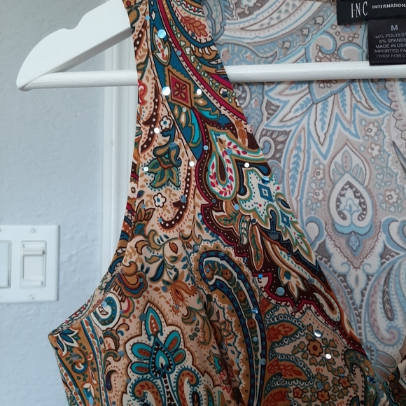 Sleeve lessTop - Picture 2 of 7